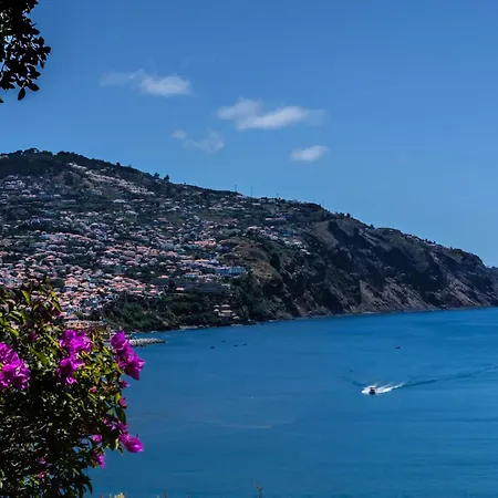 Premium Quiet Seafront Oceanbreeze Funchal (Madeira)
