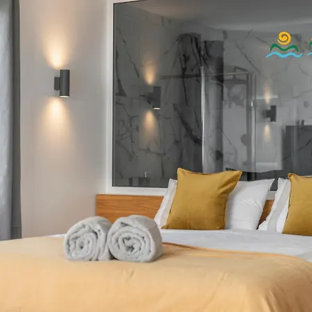 Premium Quiet Seafront Oceanbreeze Apartment Funchal (Madeira)