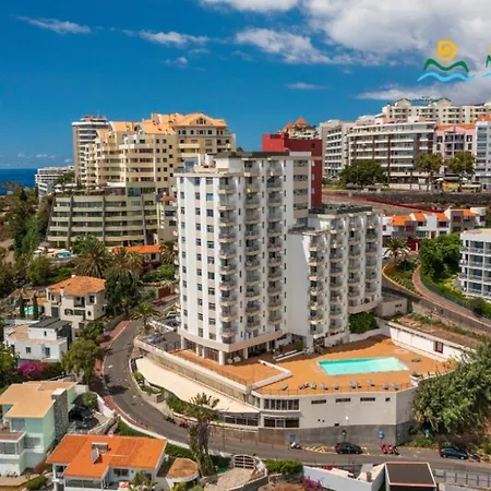 Premium Quiet Apt Funchal Seafront Oceanbreeze *