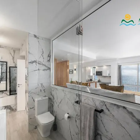 Premium Quiet Apt Funchal Seafront Oceanbreeze フンシャル