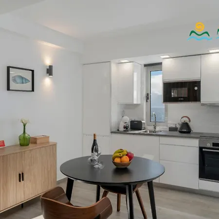 Premium Quiet Apt Funchal Seafront Oceanbreeze フンシャル